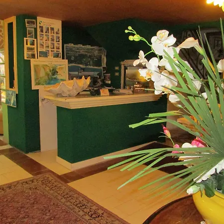 ホテル Conchiglia Verde シローロ